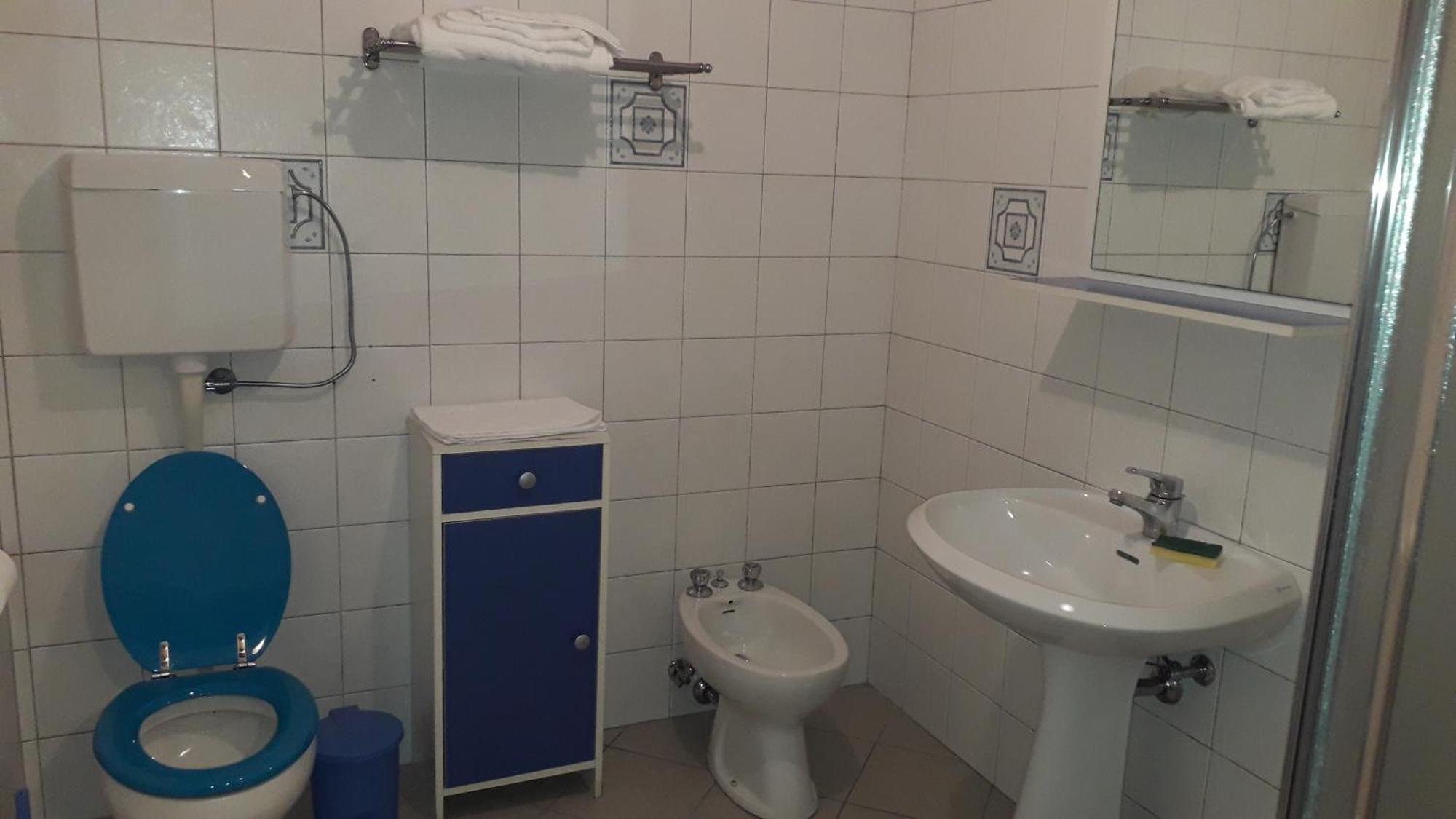Casa Vacanze Iris, Appartamento Turistico Равена Екстериор снимка